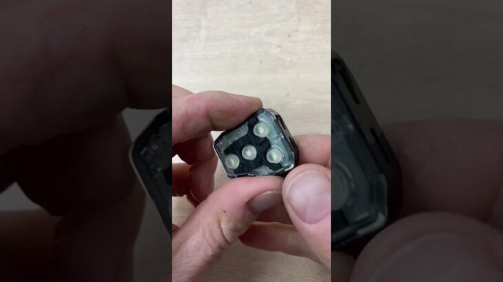 Toyota key battery change -EASY DIY #automobile #remotebattery #mechanic #remotecontrol #toyota